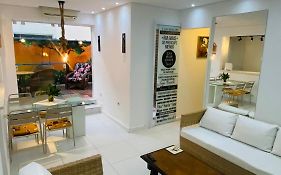 Apartamento com varanda Gourmet na praia da enseada